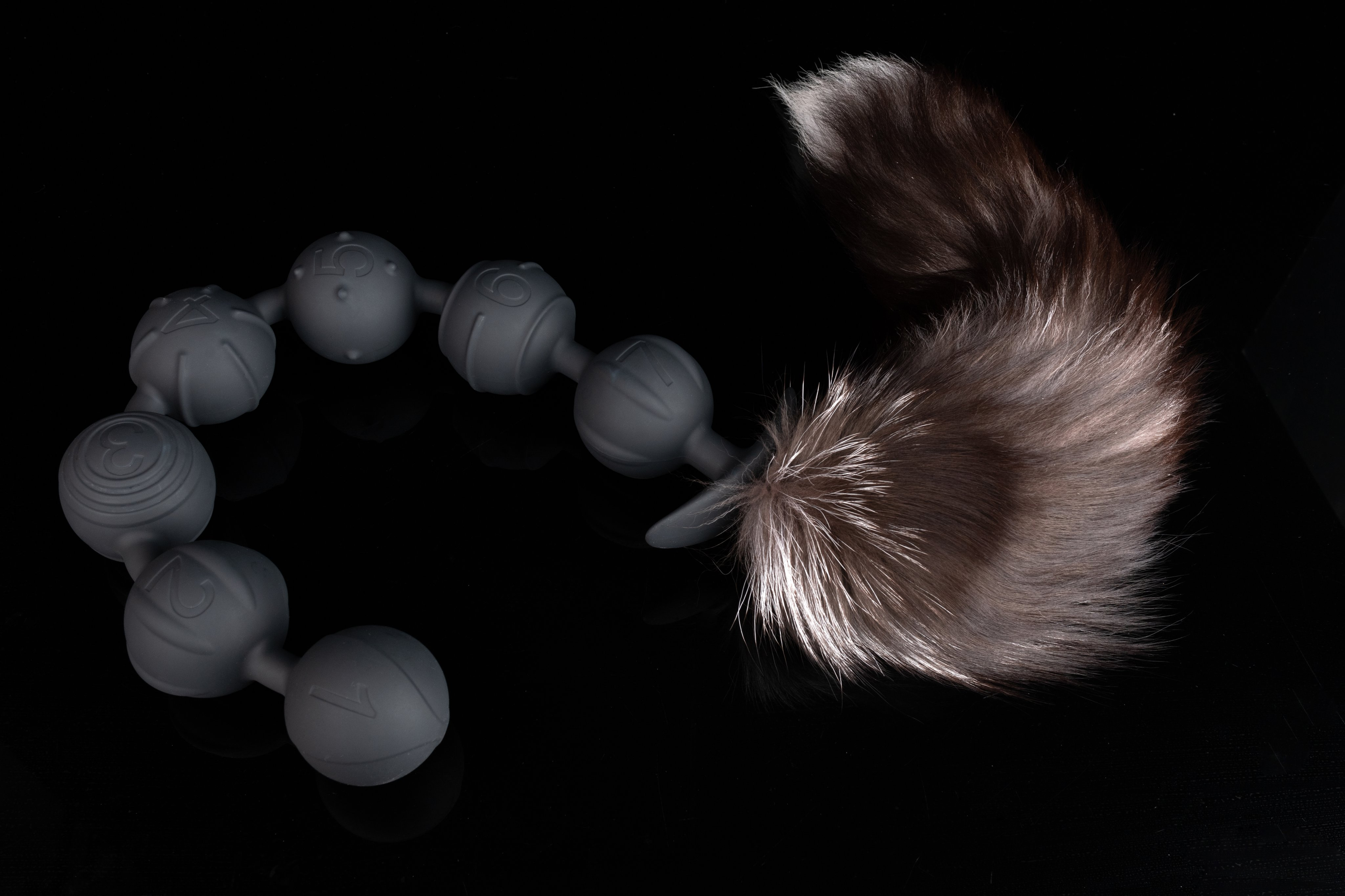 七つボール アナルビーズ 尻尾付き